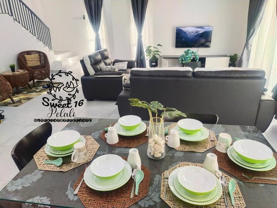 Sweet 16 Pelali Homestay Pengerang Extérieur photo