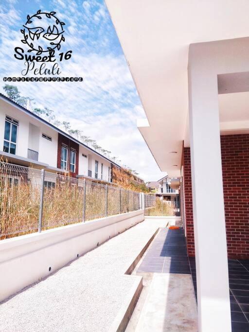 Sweet 16 Pelali Homestay Pengerang Extérieur photo