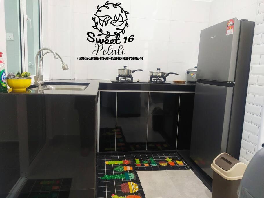 Sweet 16 Pelali Homestay Pengerang Extérieur photo