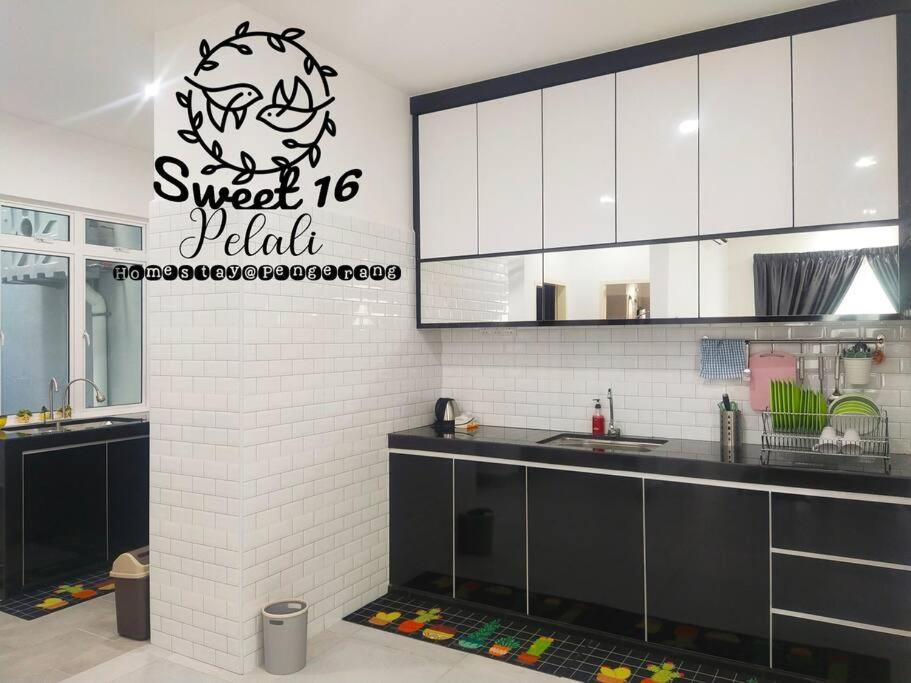 Sweet 16 Pelali Homestay Pengerang Extérieur photo