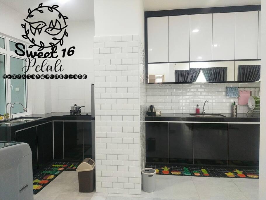 Sweet 16 Pelali Homestay Pengerang Extérieur photo
