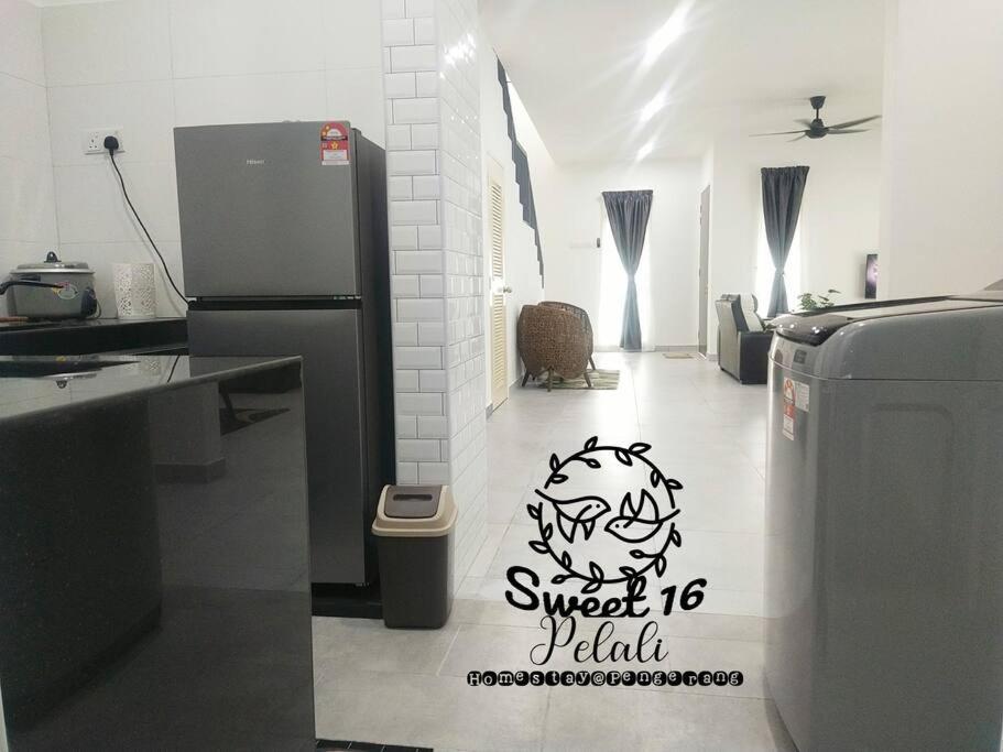 Sweet 16 Pelali Homestay Pengerang Extérieur photo